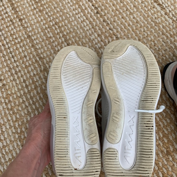 Snickers - Picture 4 of 5